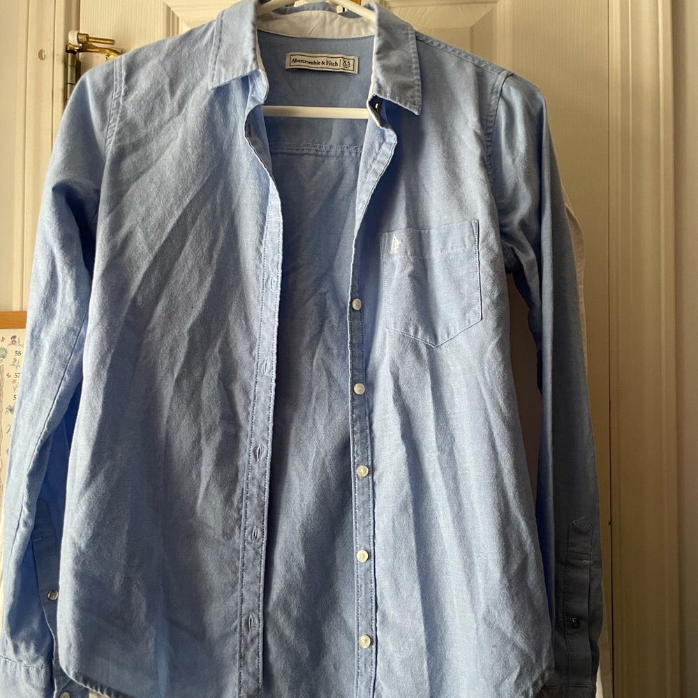 XS Abercrombie and Fitch button down long sleeve - Picture 2 of 5